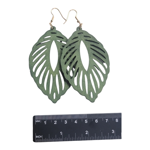 Lightweight Green Wood Leaf Drop Earrings - Picture 3 of 4